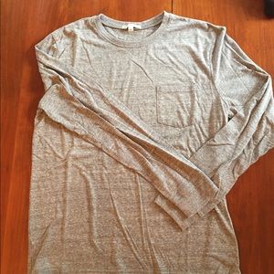 Long sleeve grey tee